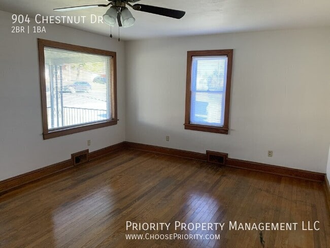 Photo - 904 Chestnut Dr