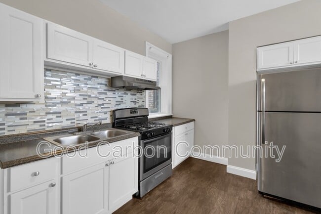 Building Photo - 1073 Grant St Unit 27