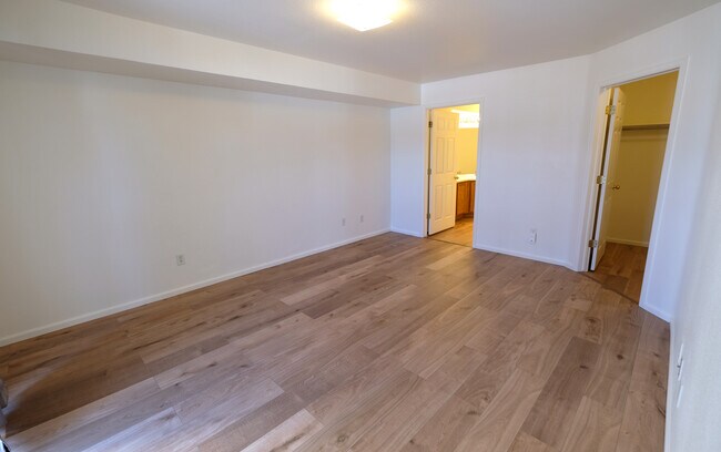 Photo - 1441 S Danube Way Unidad #104
