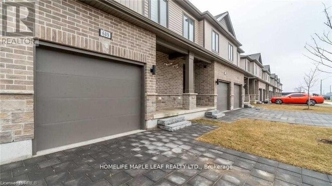 Photo - 689 Chelton Rd