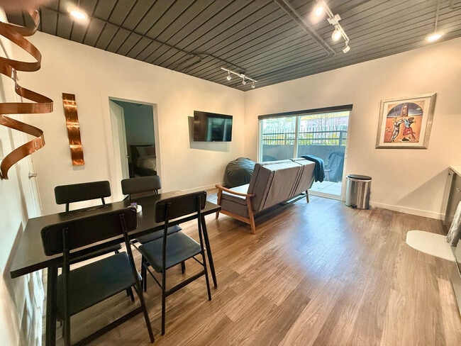 Photo - 360 W 200 S Unidad ID1389267P