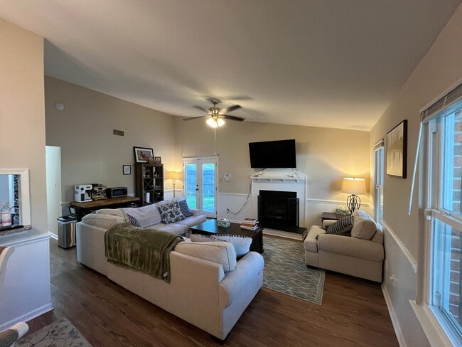 Photo - 820 Pine View Ln