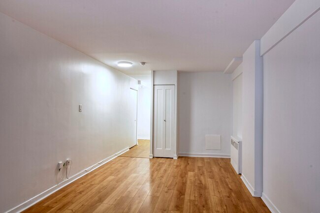 Photo - 3460 Rue Durocher Unit 101