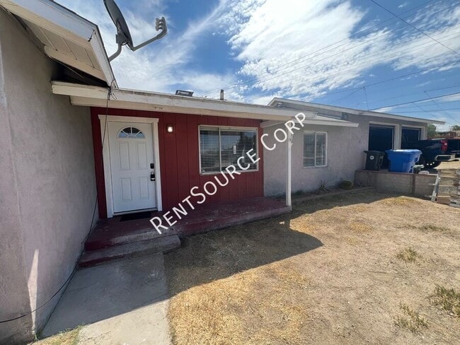 Photo - 1360 Nancy St