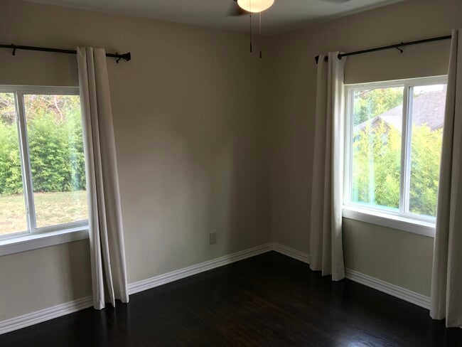 Photo - 823 Jackson St