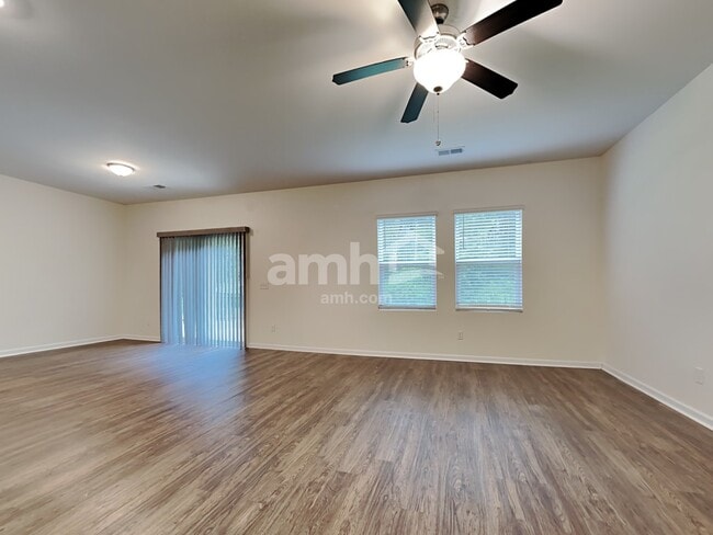 Photo - 107 Orion Way