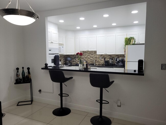 Photo - 19370 Collins Ave Unit 623
