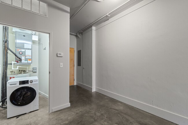 Photo - 1006 Olive St Unidad 502