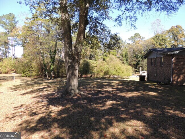 Photo - 2590 Lake Capri Rd NW