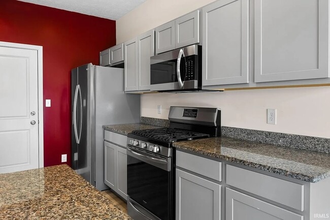 Photo - 2911 Poinciana Dr