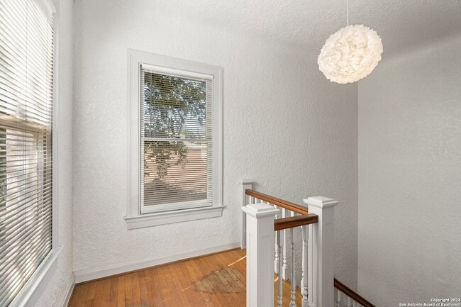 Photo - 331 W Elsmere Pl