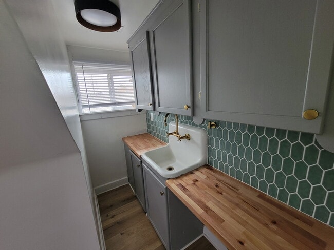 Kitchen - 1276 W 89th St Unit 1274 w 89th st floor 3