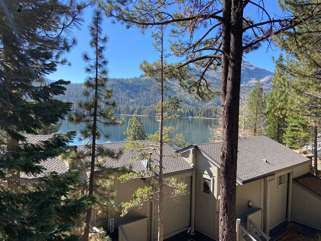 Building Photo - Donner Lake Condo Roommate Wanted Unit 9