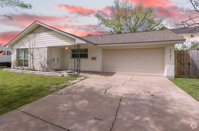 Building Photo - 2131 Counter Point Dr Rental