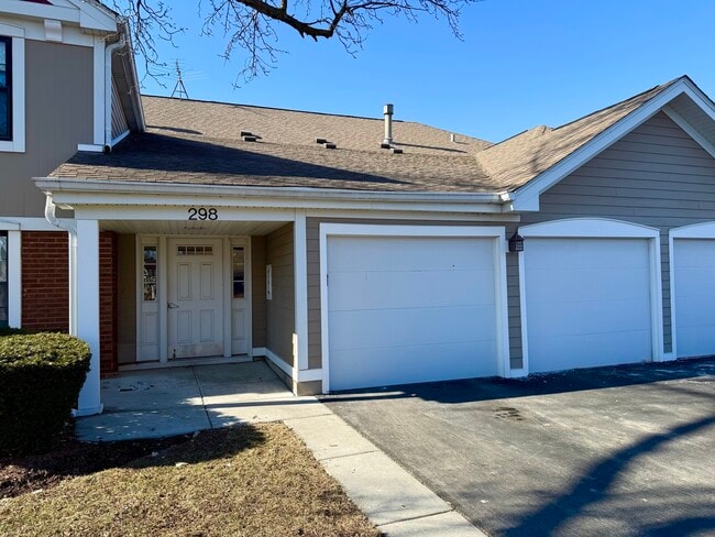 Building Photo - 298 Maplewood Ct Unit D2