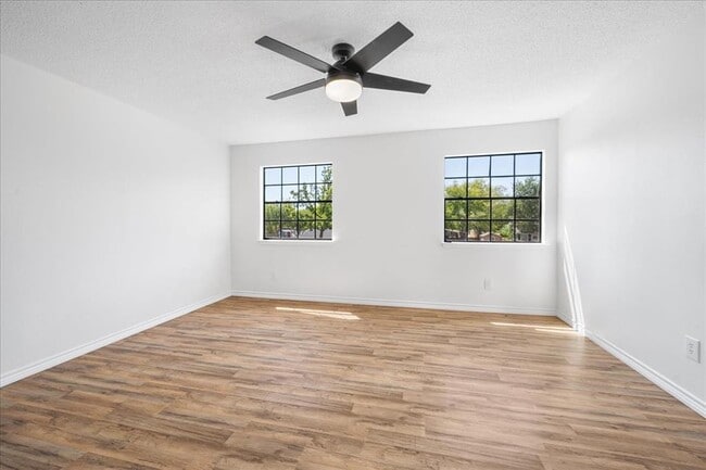 Photo - 1404 Deupree Dr