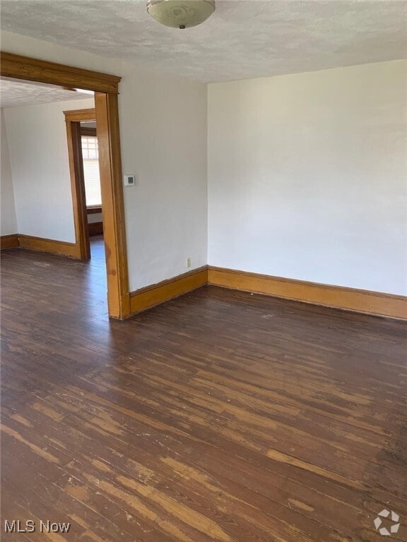 Building Photo - 534 Eagle St Unit UPSTAIRS Rental