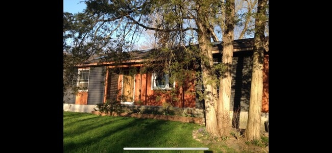 Photo - 128 N Putt Corners Rd