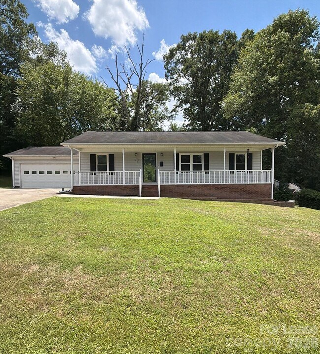 Photo - 205 W Nims Ave
