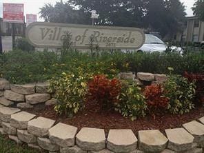 Building Photo - 2611 Riverside Dr Unit 7