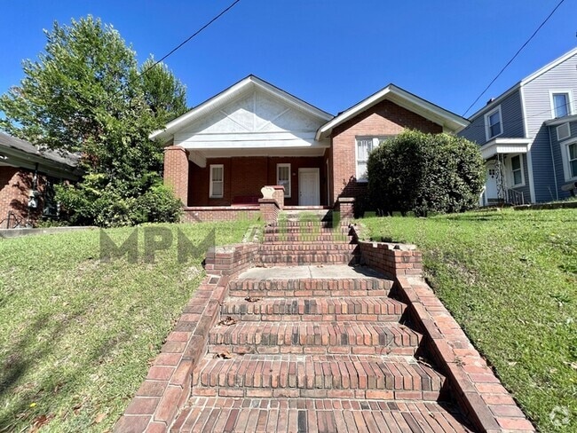 Building Photo - 2441 Gervais St Rental