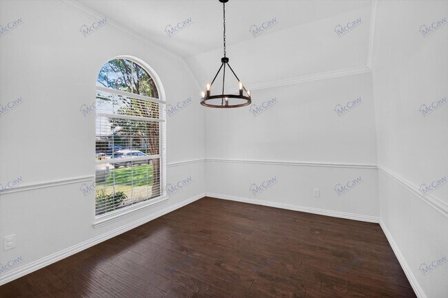 Photo - 8009 Owl Creek Ln