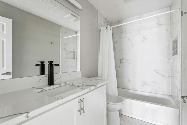 Photo - (OTR)2610-2612Dawso Unidad 2610