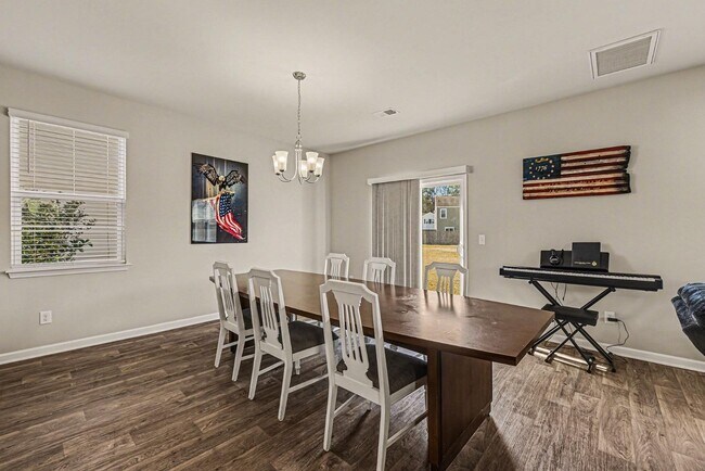 Photo - 213 Rubles Ln