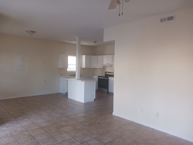 Photo - 305 Speed St Unit A