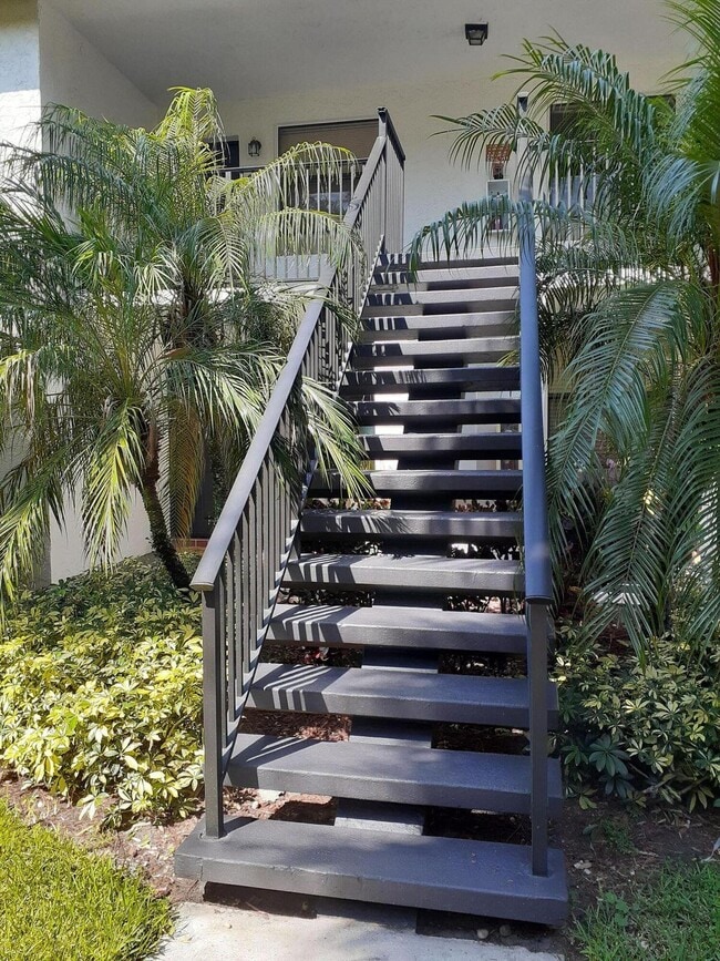Building Photo - 1248 S Military Trail Unit 1724 Rental
