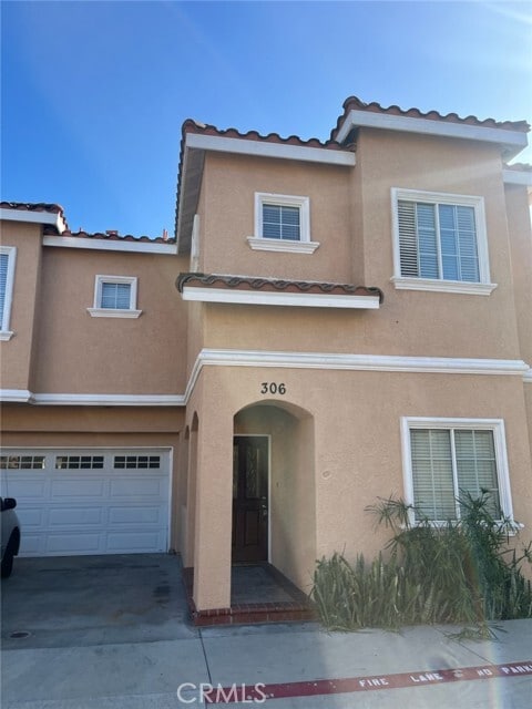 Building Photo - 306 Lampman Way