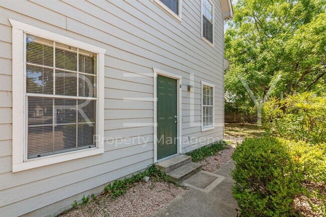 Photo - 2908 Whisper Oaks Ln