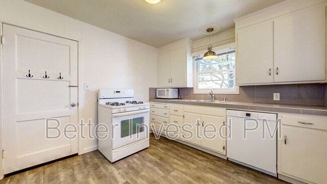 Photo - 2224 Midway Dr