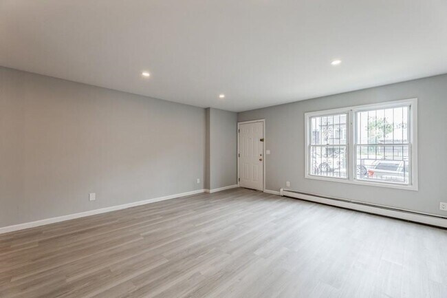 Photo - 260 Randolph Ave Unidad 2