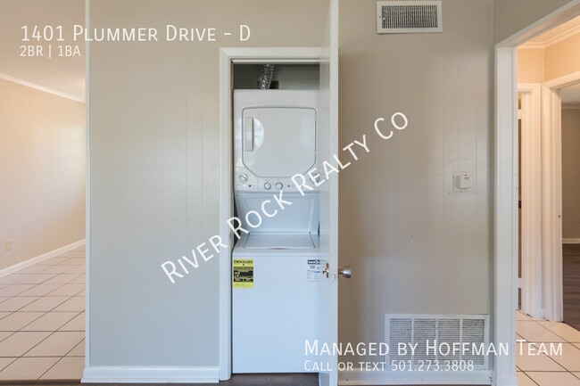 Photo - 1401 Plummer St Unit D