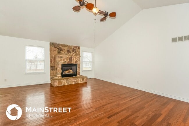 Photo - 9 Red Cedar Parc Ct