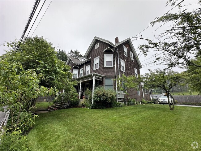 Building Photo - 26 Wiswall St Unit 2FL Rental