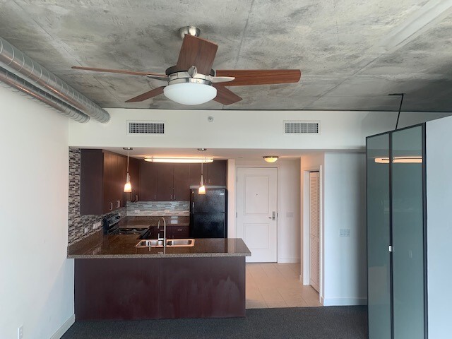 Building Photo - 1080 Park Blvd