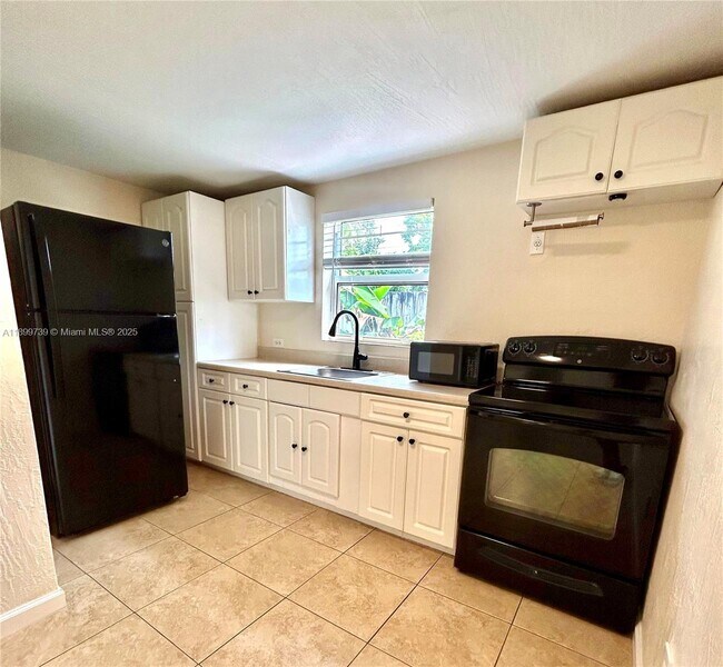 Photo - 4221 SW 36th St Unit 0