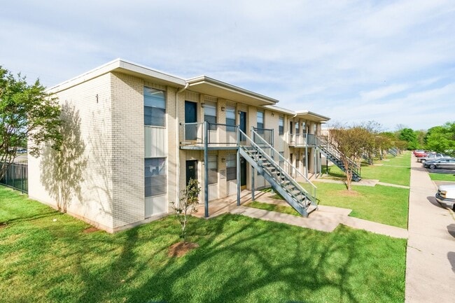 Photo - Willow Park Apartments