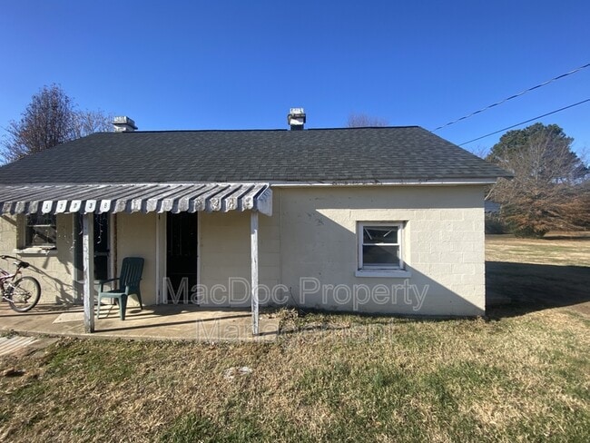 Photo - 303 Powell St