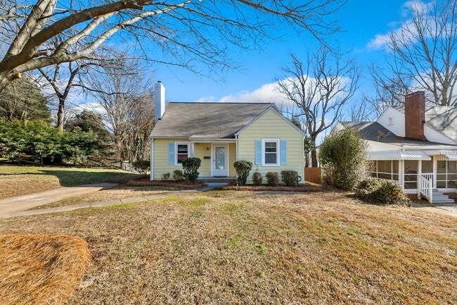 Photo - 1015 Martin St