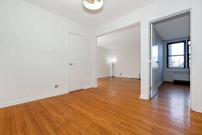 Photo - 445 W 240th St