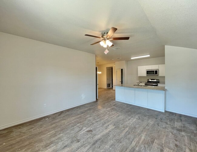 Photo - 1716 Clovis Dr
