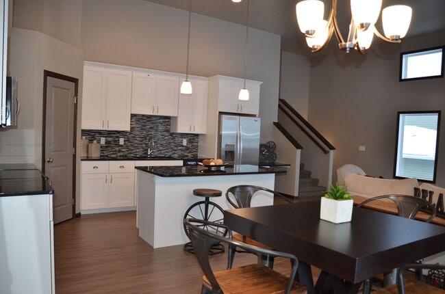 Photo - 3-bedroom, 3-bathroom West Fargo Single-Family Home w/ 3 Stall Garage