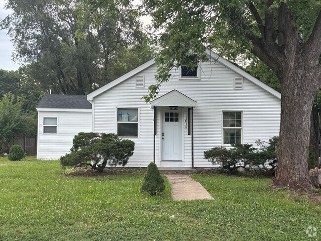 Building Photo - Fabulous 2 Bedroom 1.5 Bathroom House