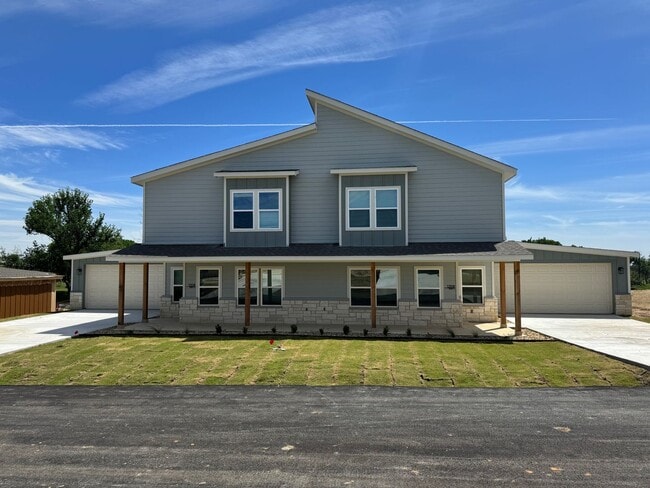 Photo - 3/2/2 NO Water Bill -  Fenced Yard - GATED - Peaster ISD -