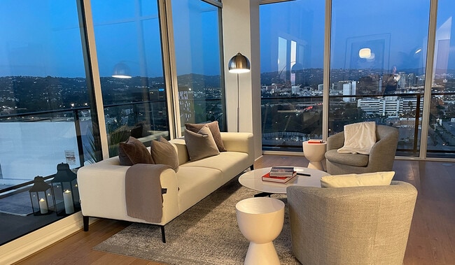 Penthouse 2BR Apartment