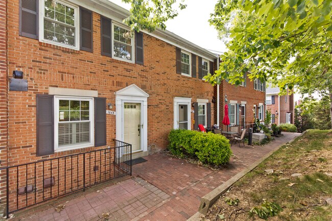 Photo - 1643 S Barton St