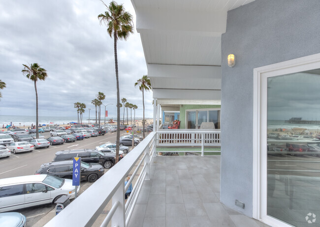 Building Photo - 2206 W Oceanfront Rental